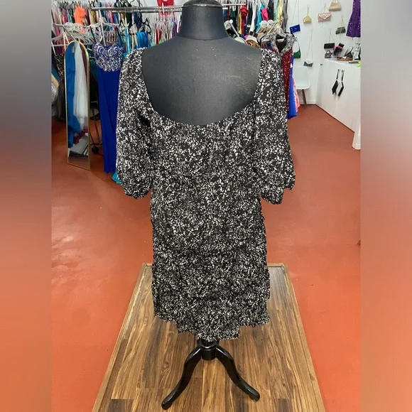 Floral and Flowy Midi Dress - Picture 2 of 2